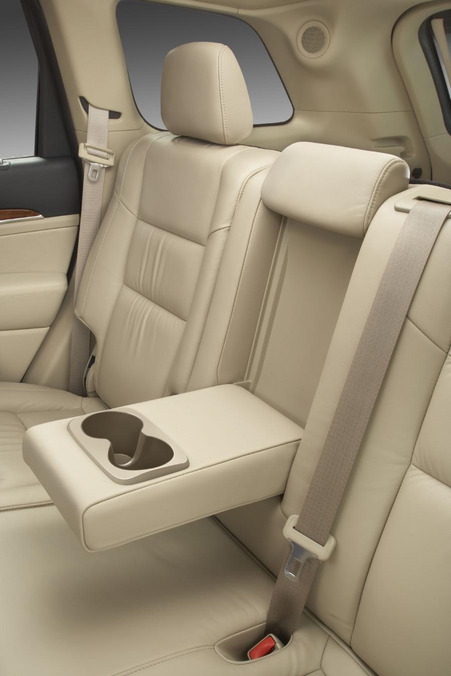  Jeep Grand Cherokee 2011 года  (фото 27 из 91)